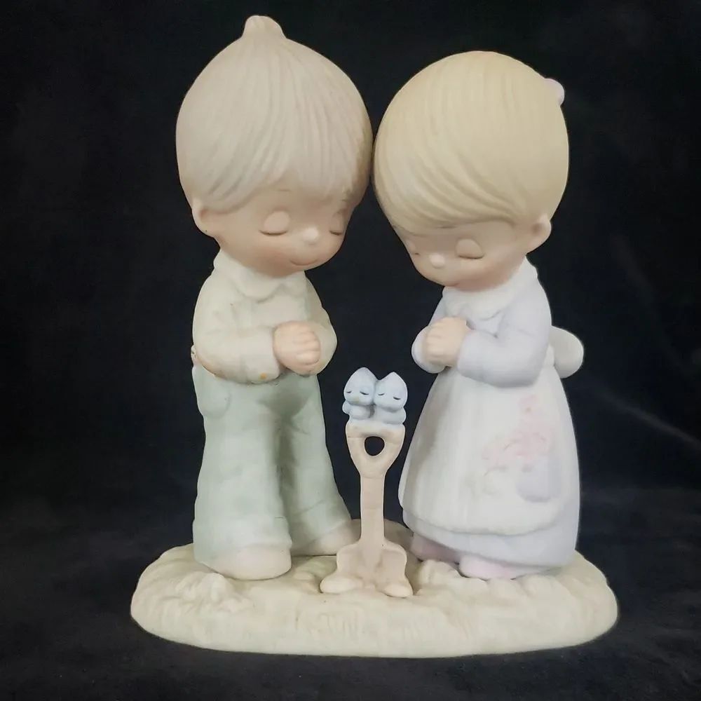Vintage Precious Moments "Prayer Changes Things" Figurine E-1375/B (1979)